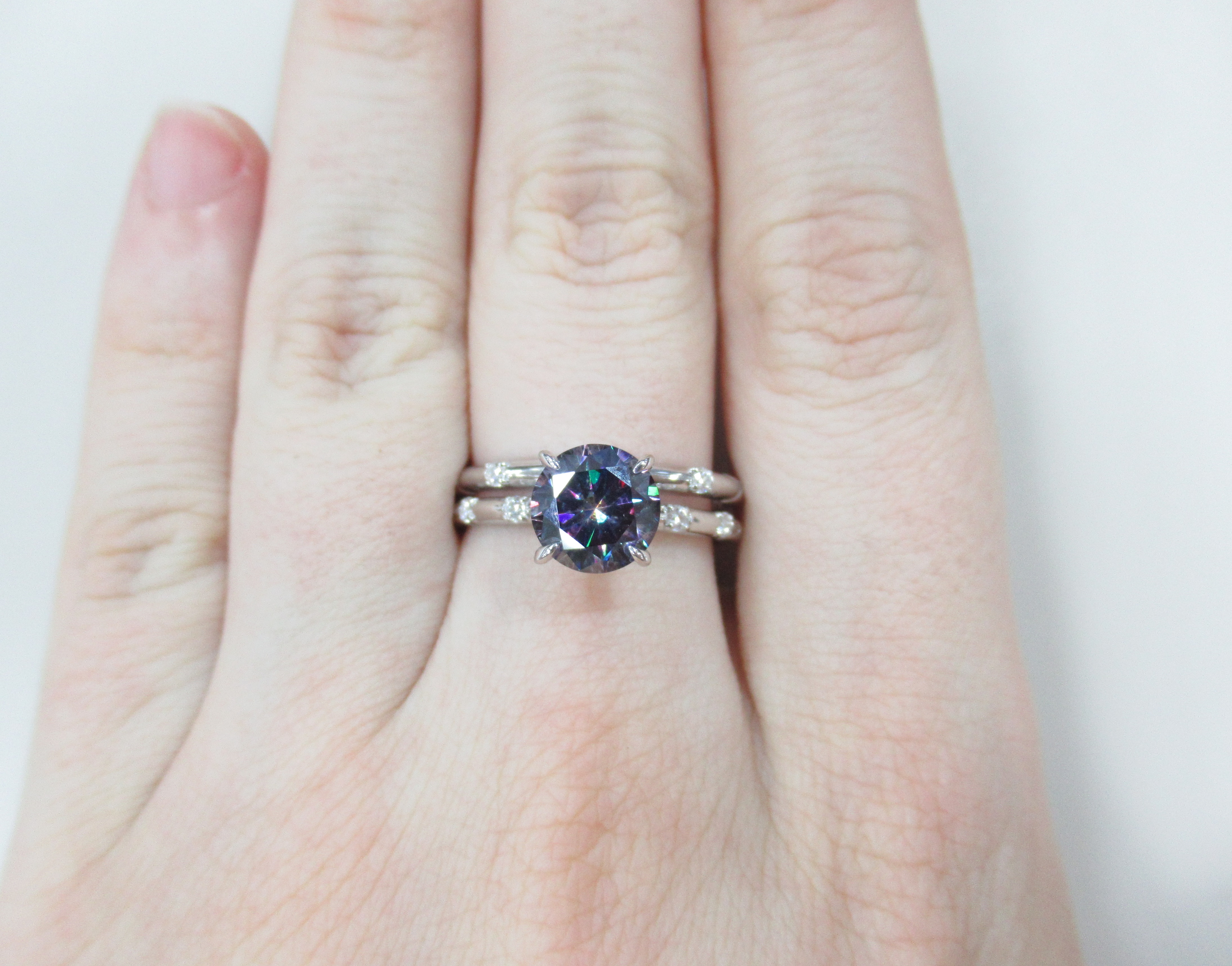 Серебряное кольцо-трансформер с фиолетовым муассанитом 2 в 1